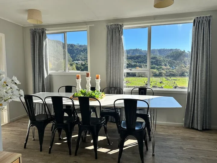 Farmhouse by the Waikato Awa