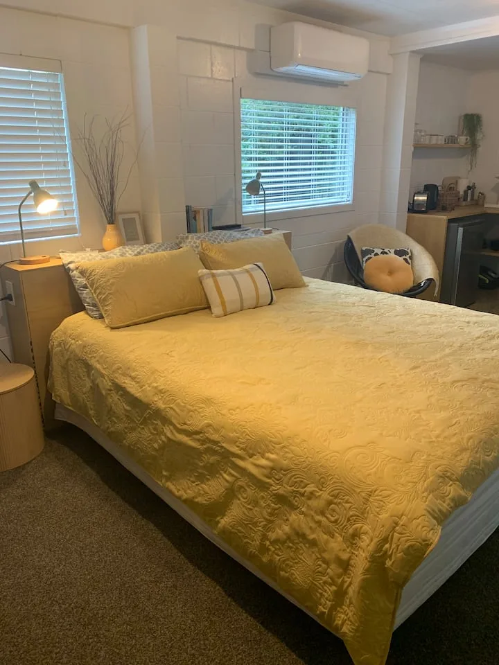 Fresh & Bright Studio in Handy Tauranga Spot.