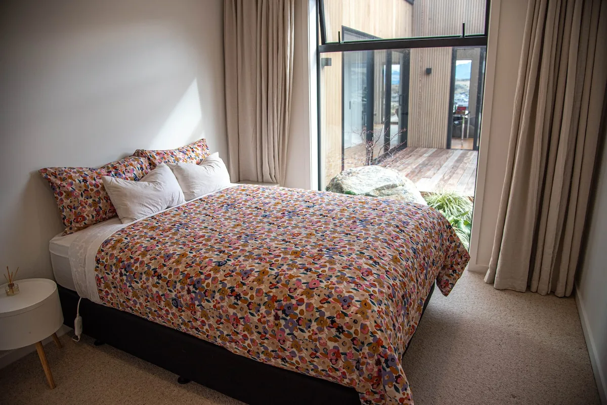 Garden View Cozy Room