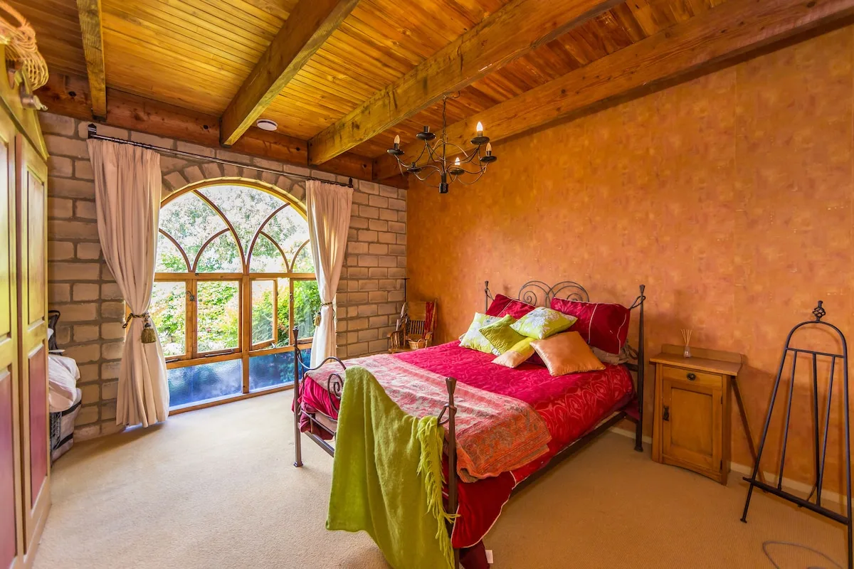 Gorgeous Room on a Boutique Vineyard