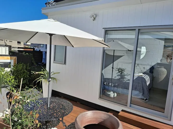 Great beach bach ,in Mount Maunganui