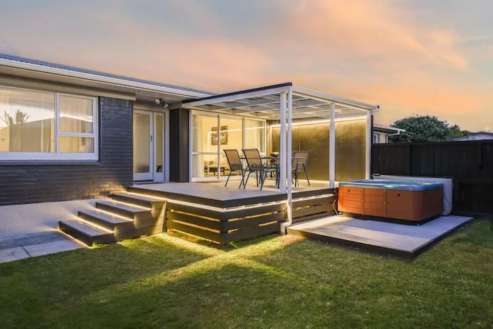 Home Base | Central Location with Spa Pool