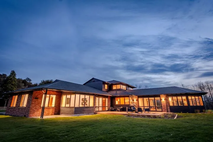 Karapiti Lodge - Stunning Rural Getaway
