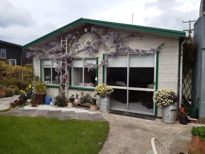 Karitane, Wisteria Cottage