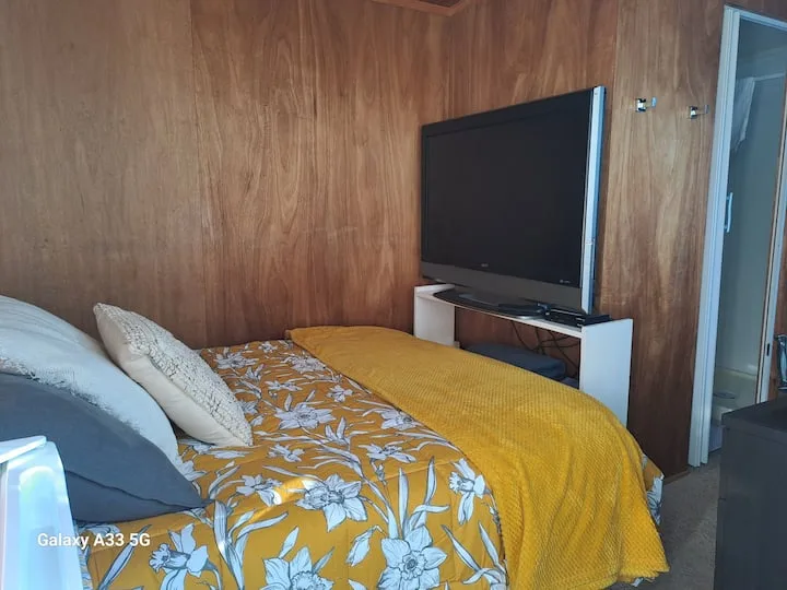 Keeping it Simple - Compact self-contained cabin
