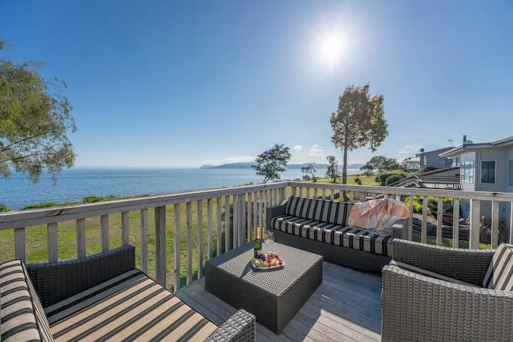 Lakefront at 5 Mile - Taupo - right on the lake!