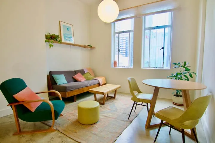 Light-filled Historic Apartment in the City Centre