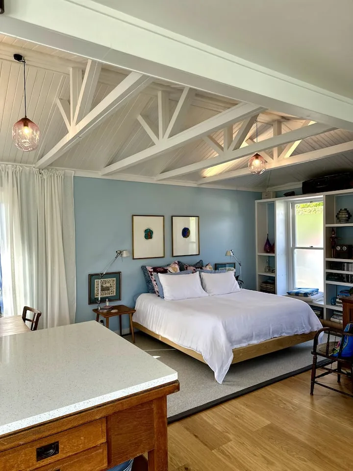 Little Shoal Bay Studio.