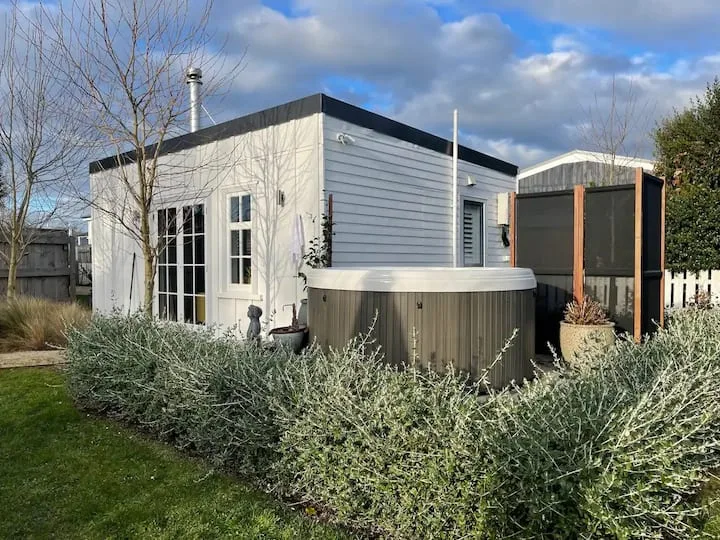 Little Toot, Carterton