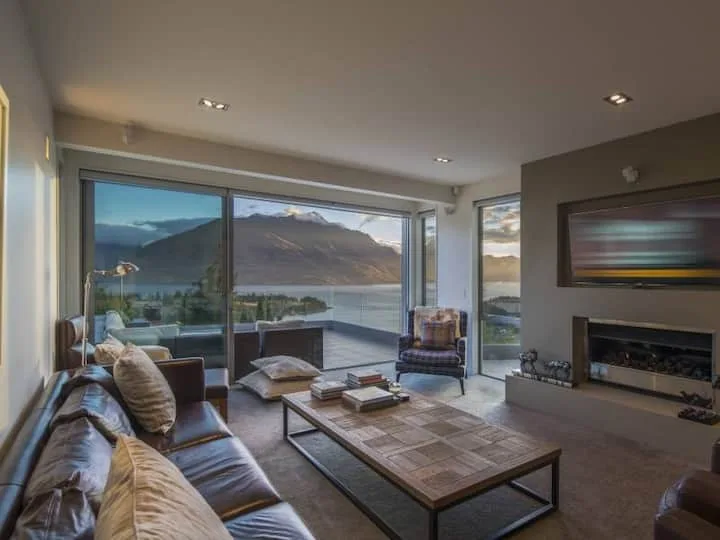 Luxurious 3BR Getaway with Panoramic Views
