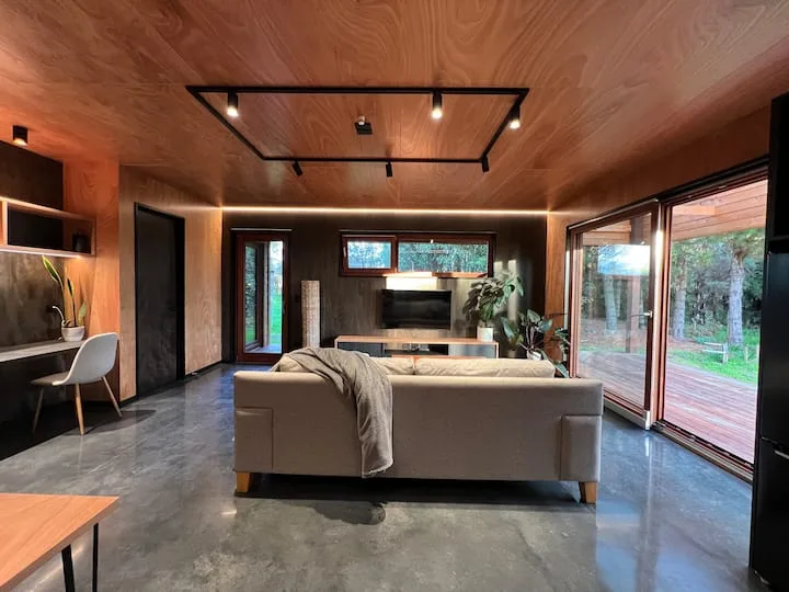 Luxury Rural Retreat • Deck • Fast Wi-Fi • Carport