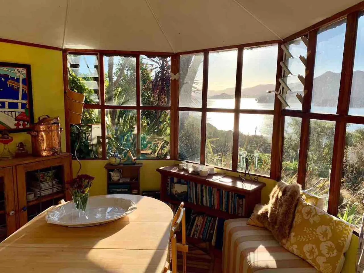 Luxury Yurt at beautiful and unique Sounds Retreat