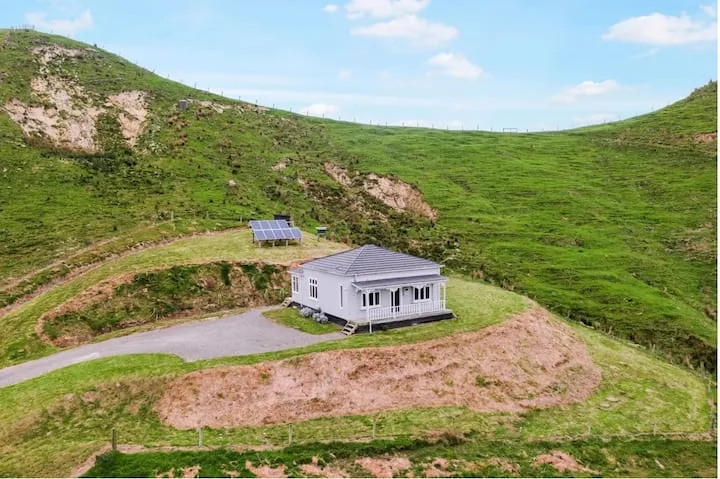 Mangatainoka Off Grid Cottage