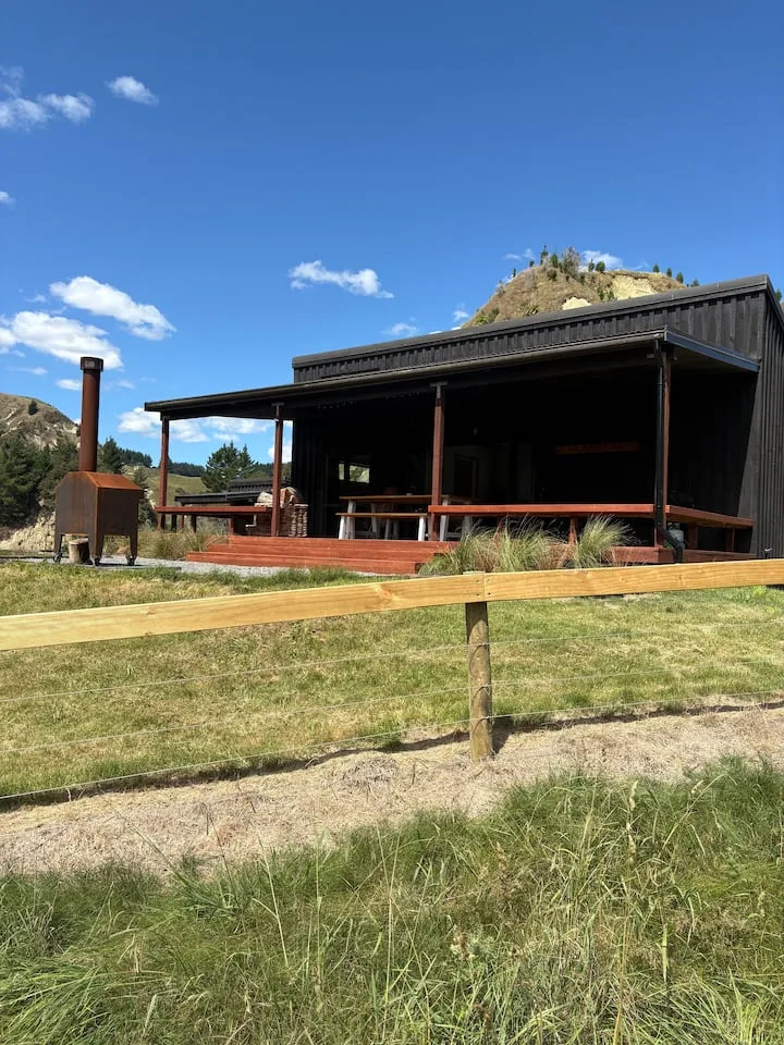 Mangatutu Fishing Hut