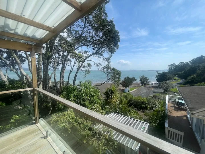 Modern Beachside Comfort Whangarei, stunning views