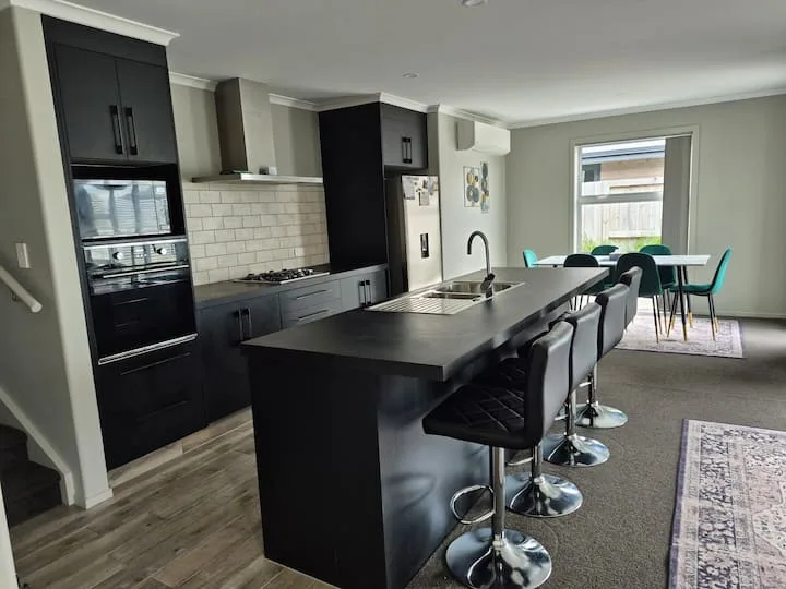 Modern House · Relax & Enjoy