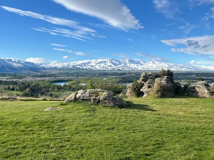 Mountain and river view retreat
