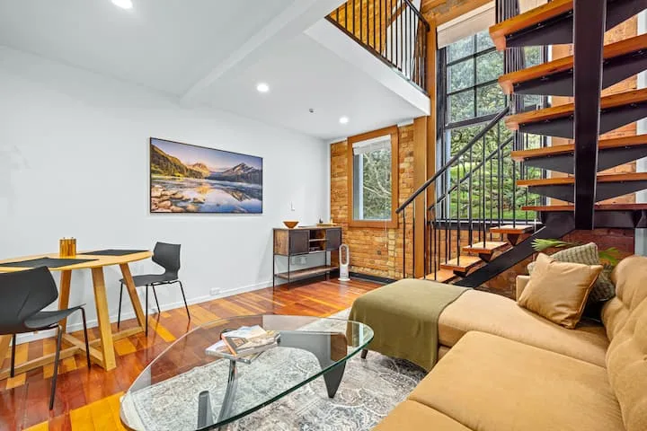 New Reno | Central Location | Free Carpark |Aircon