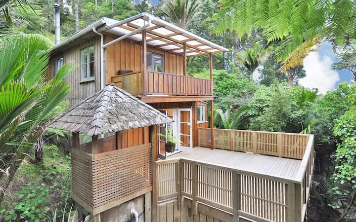 New Zealand forest hideaway