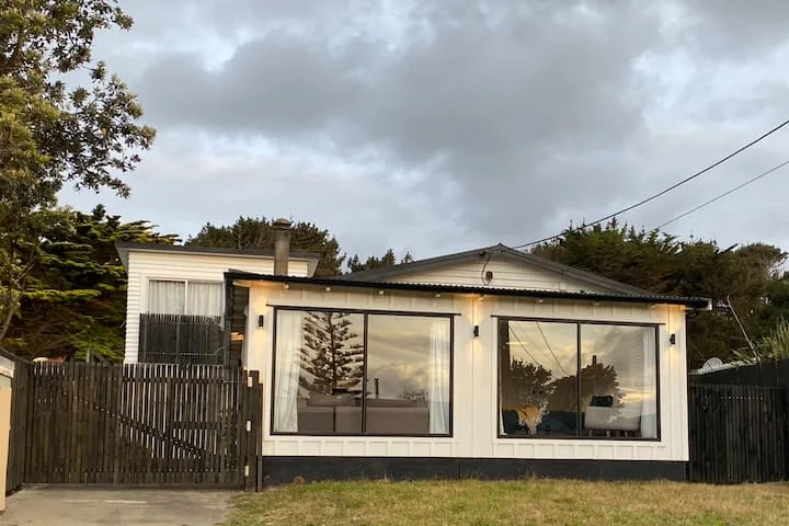 NoNoHuHu - Waitarere Beach Bach