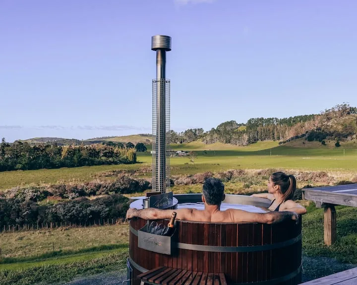 Omakana Cottage with Farm Views & Cedar Hot Tub