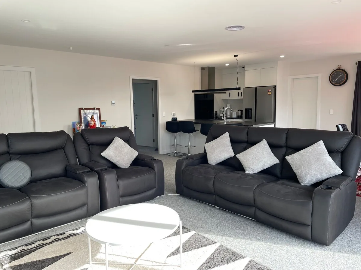 One beautiful Room for you & a full kitchen