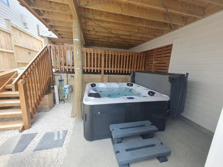Orewa Retreat -  Modern - 2Bedr with Spa.