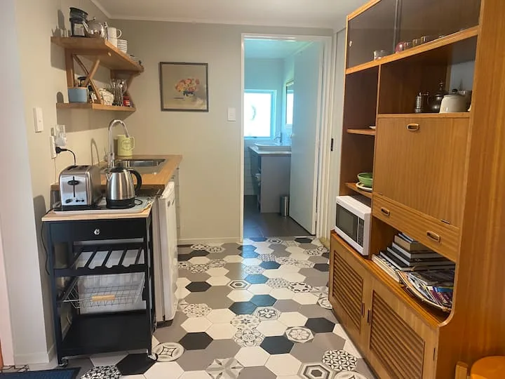 Otumoetai 70's Style - privacy and comfort!