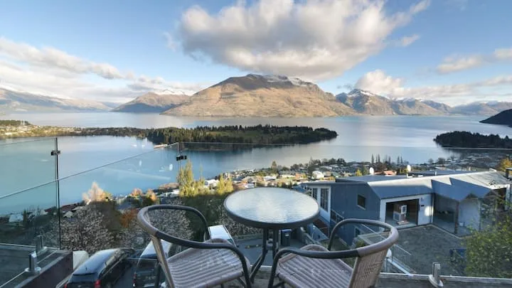 Outlook Oasis, Uninterrupted Lake Views