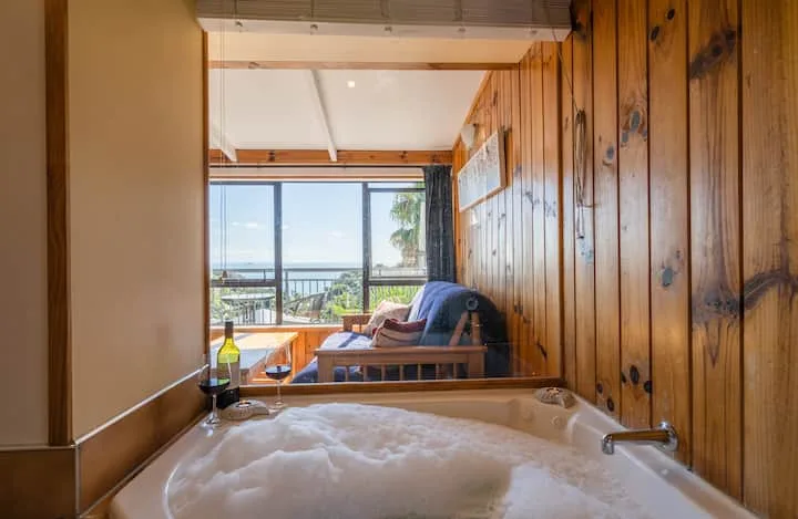 Palm Beach SupaCute Cottage, bath and Wi-Fi
