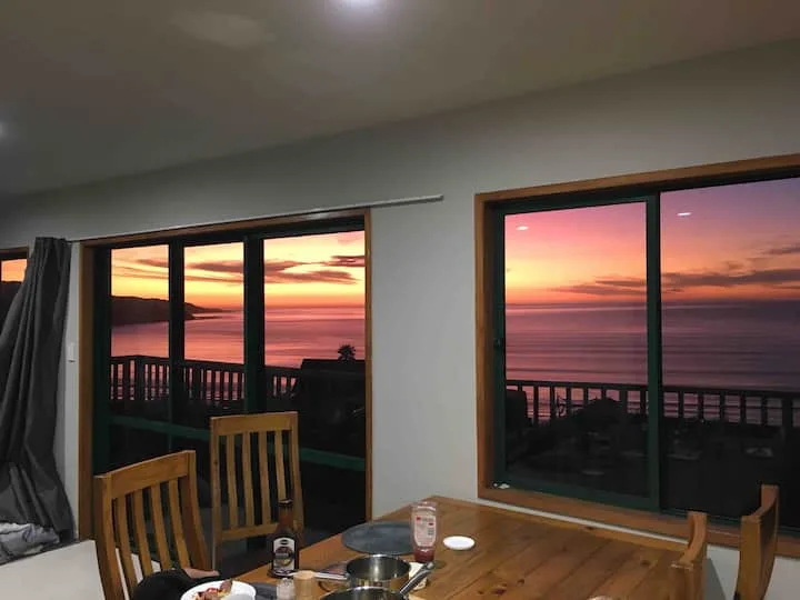 Panoramic views 4 bedrooms- 90 Mile Paradise