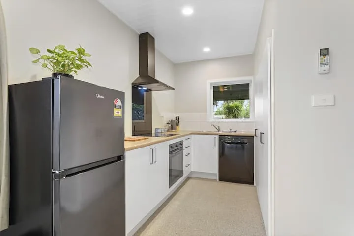 Papawai Townhouse 11 | Walk to Geothermal Park!