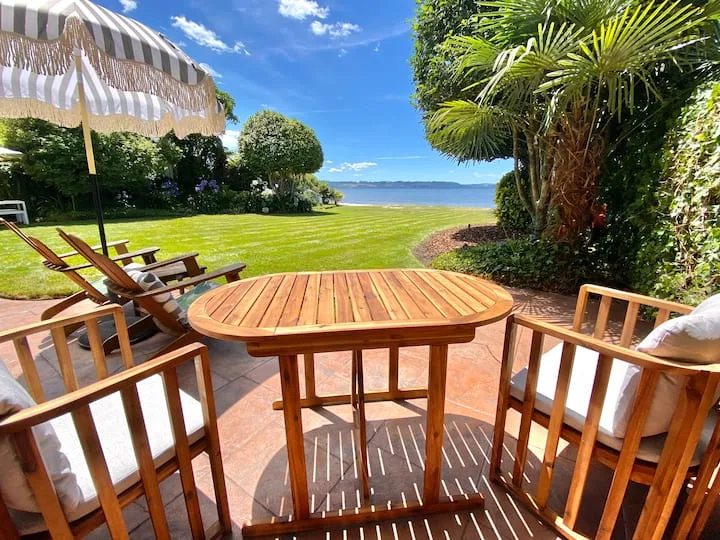 Parawai Bay Lakeside Retreat