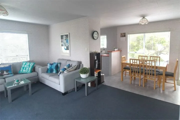 Peaceful Pukehina Beach Retreat