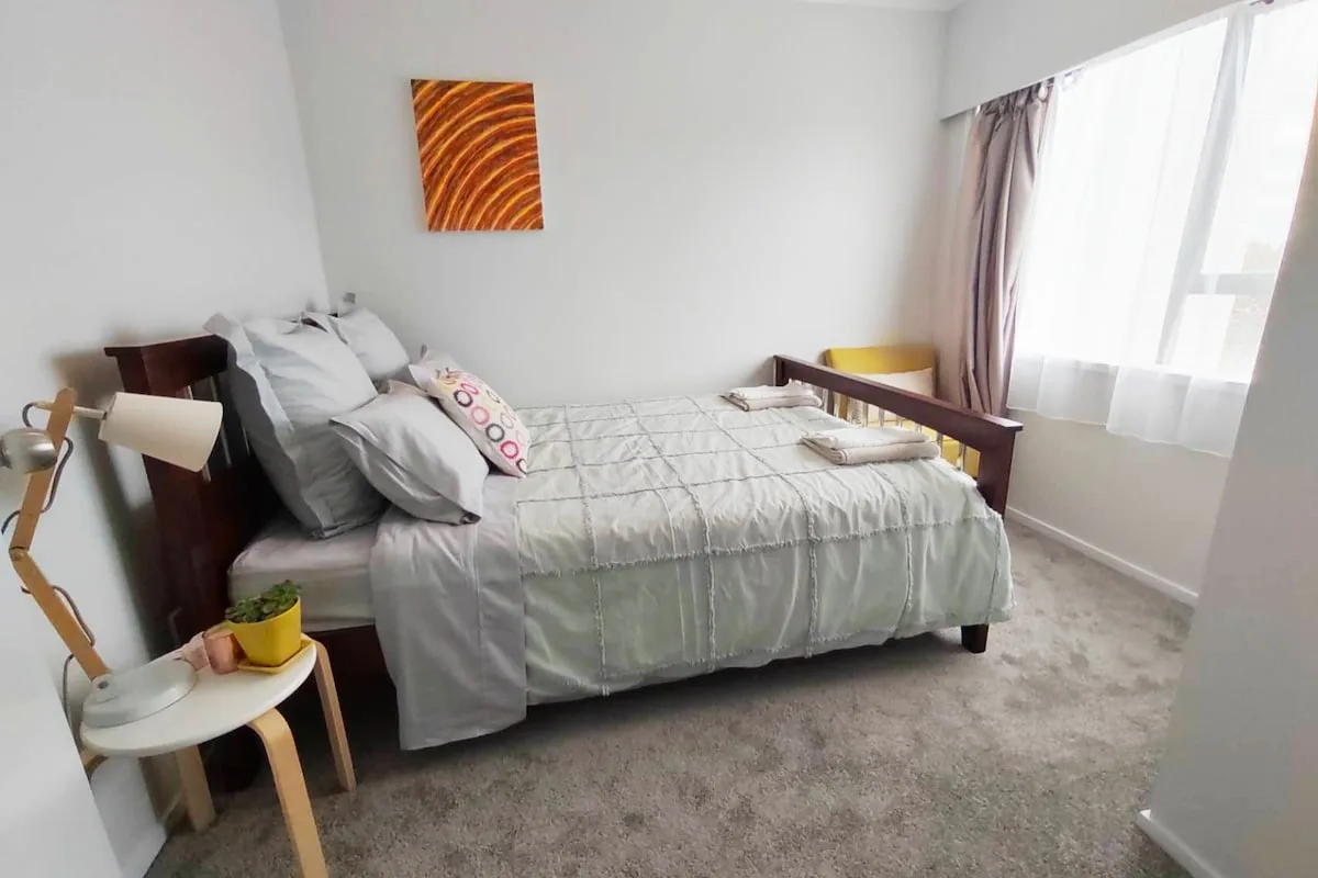 Peaceful Room, 15mins drive to CBD/Airport - A