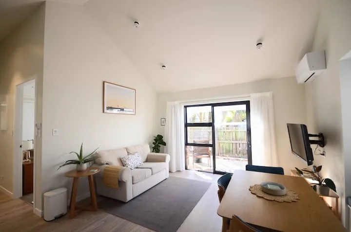 Petone Rest:
Comfortable, accessible and quiet