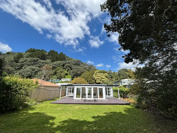 Pōhutukawa Paradise