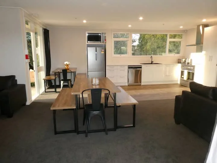 Pihanga Lodge, Turangi