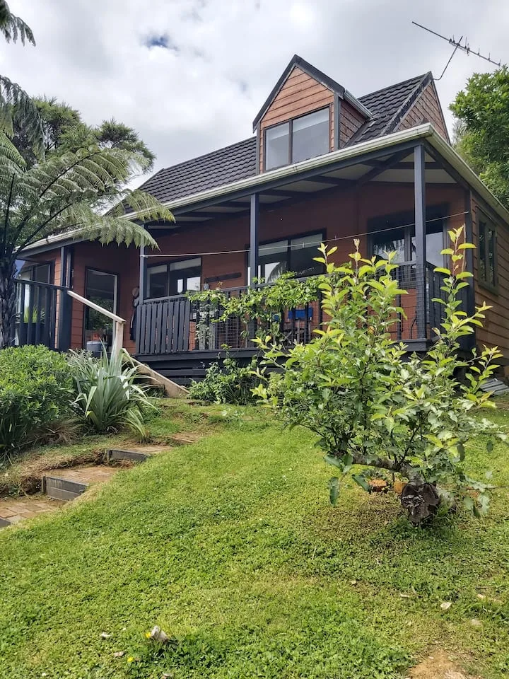 PInes Lodge -  Paradise in Endeavour Inlet