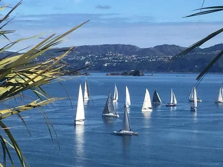 Private 1 bedroom, spectacular views by the beach