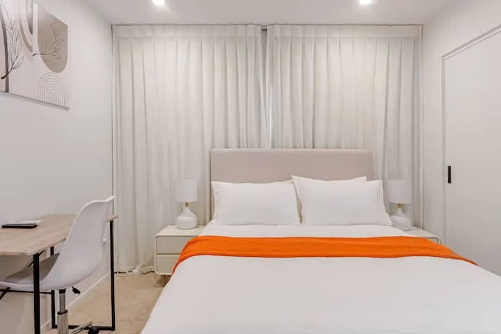 Private Guest Ensuite Studio w/ Heated Floor & AC
