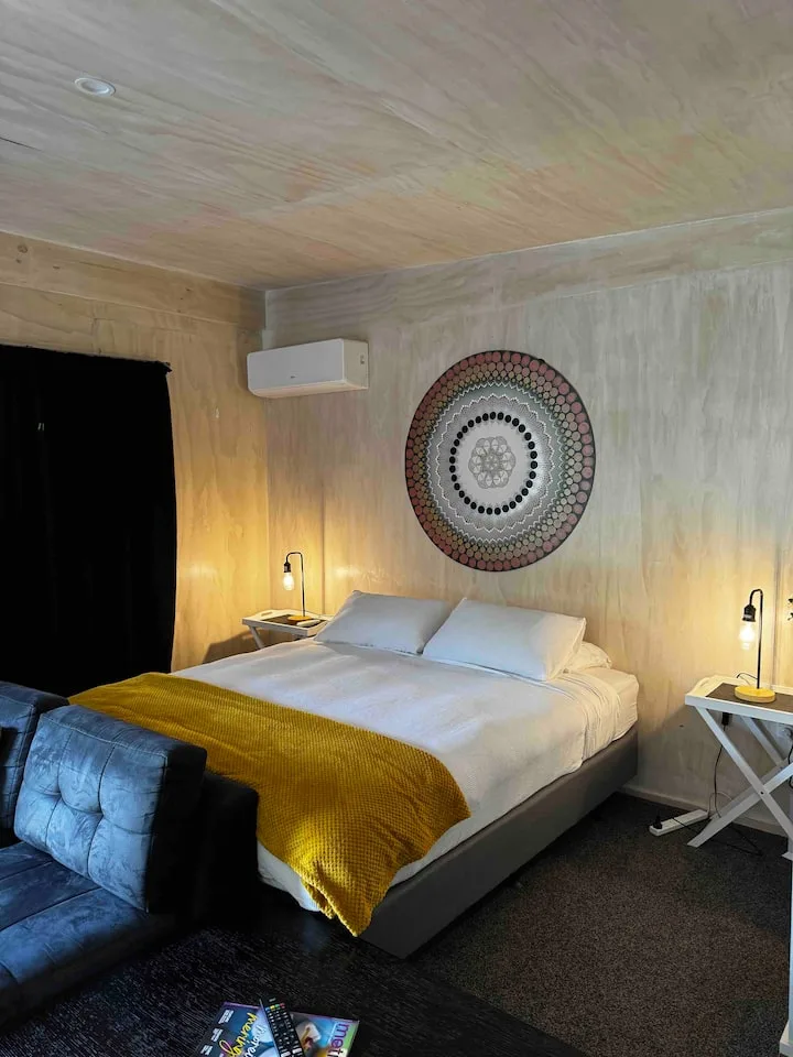 Private Room, bathroom & kitchen - Cass Bay
