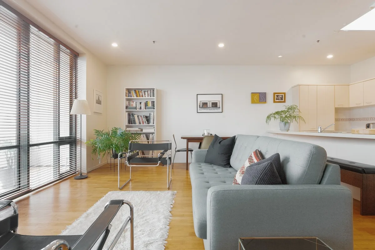 Private room & ensuite, carpark. Borders  Ponsonby