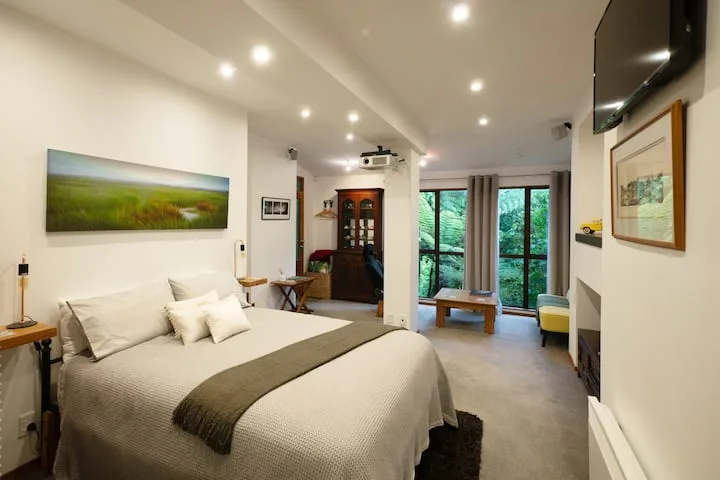 Punga Hideaway, Plimmerton.