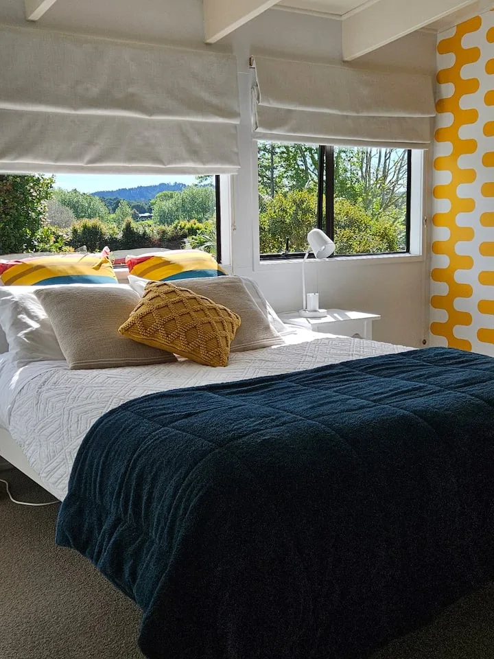Relax in a Spacious Country Bungalow