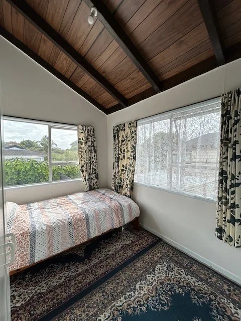 RELAXING and QUIET HOUSE  IN WEST AUCKLAND