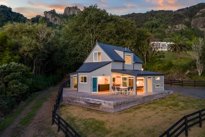 Reotahi Bolthole