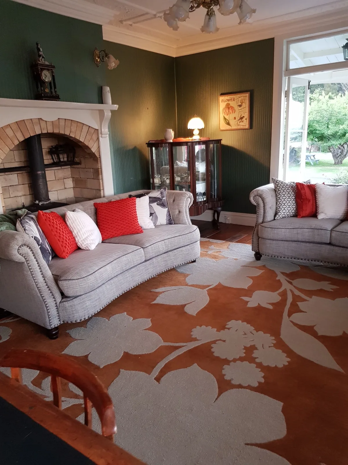 Riverhead Villa