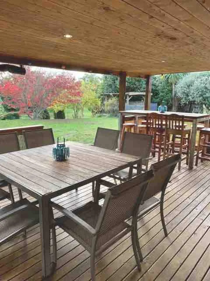 Riverside holiday home. 15 min to Taupō.Sleeps 13.
