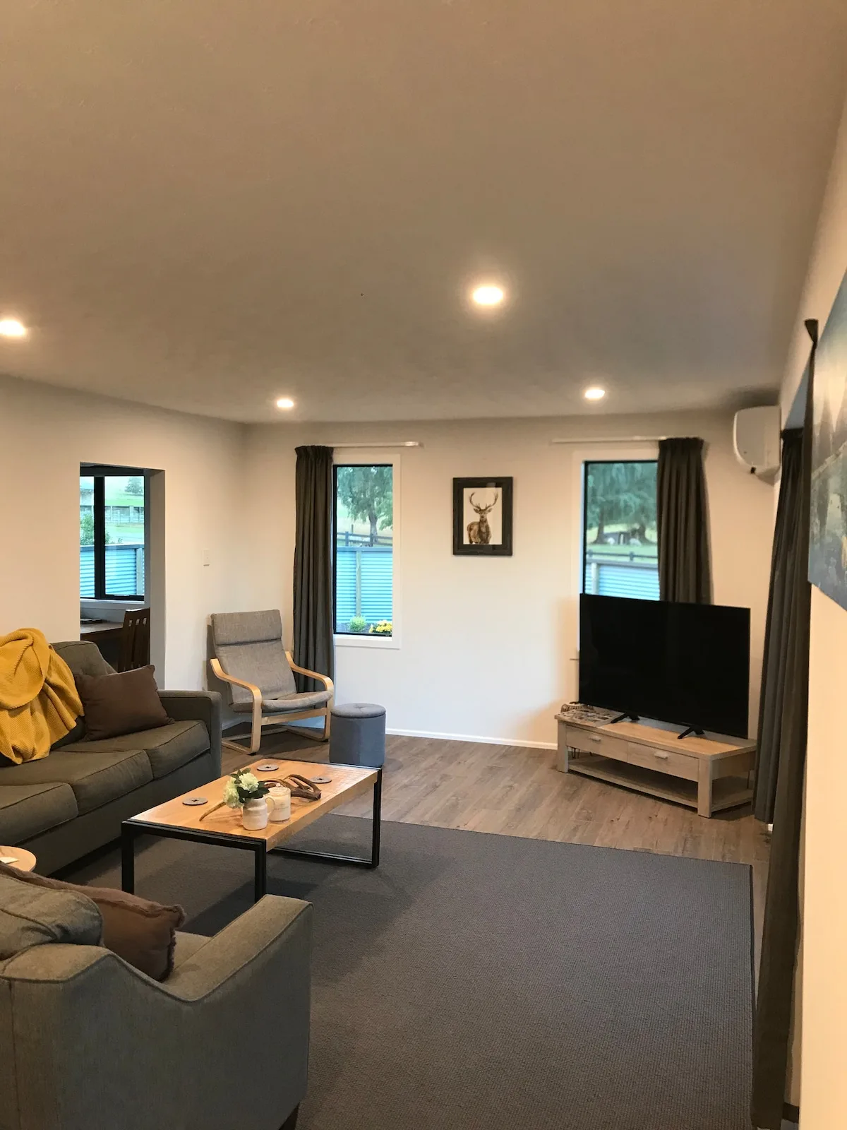 Room in North Gore